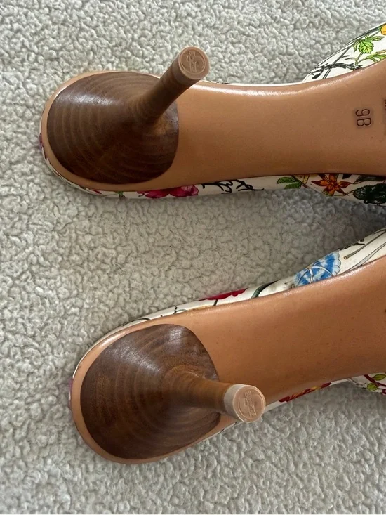 Gucci Floral Pointed Mule Heels - White Flora - Picture 8 of 9